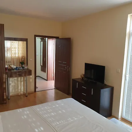 Sunny House Family Apartament Nesebyr